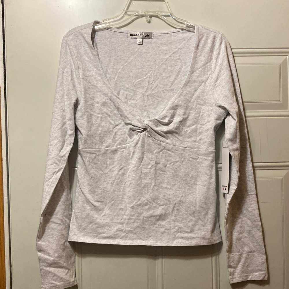 Madden Girl Light Gray Long Sleeve Top‎